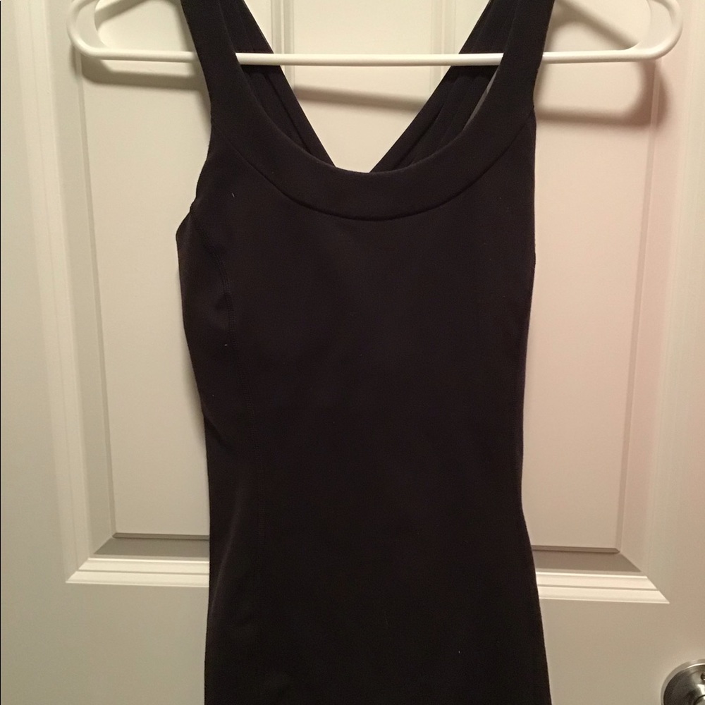 Lululemon black tank top criss cross back